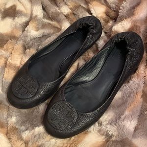 TORY BURCH Leather Ballet Logo Flats — 7.5